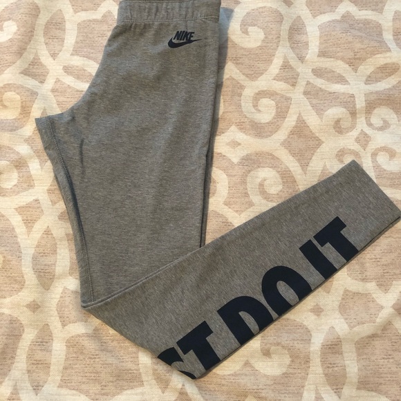 Nike Leggings - Picture 2 of 3